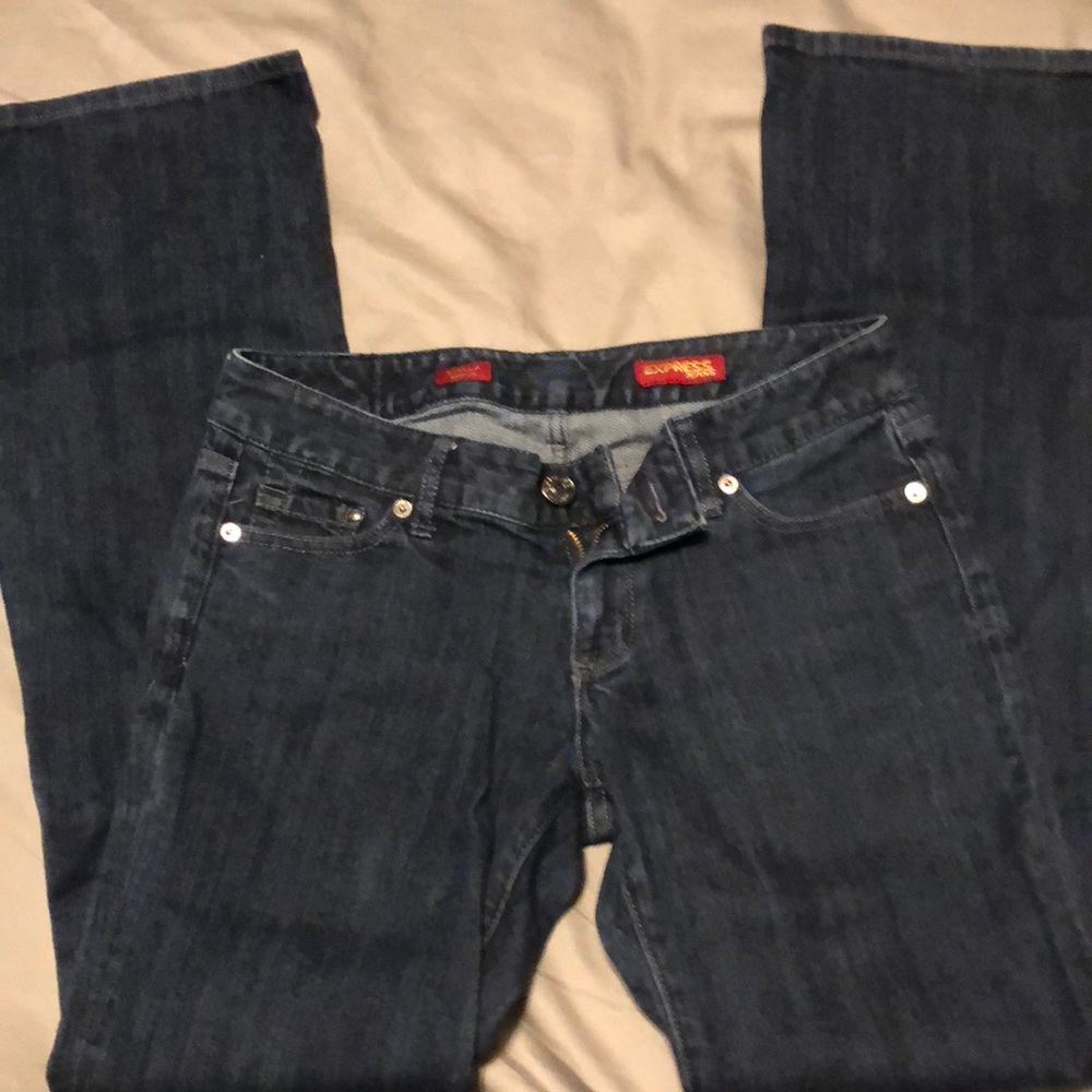 Express Della dark wash Bootleg jeans. EUC 🎉🎉 Best in Jeans Party 🎉🎉